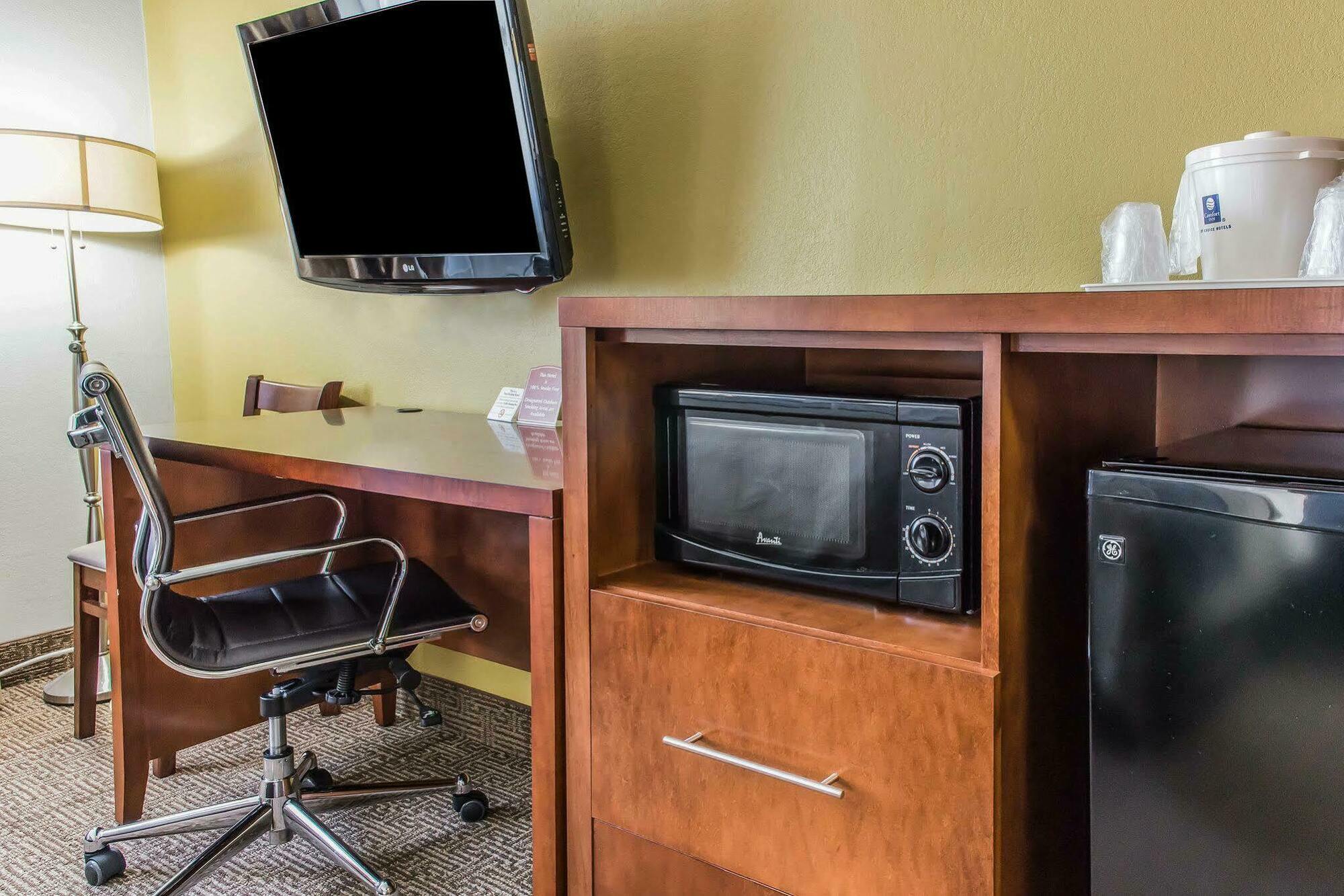 Comfort Inn Belle Vernon Екстериор снимка